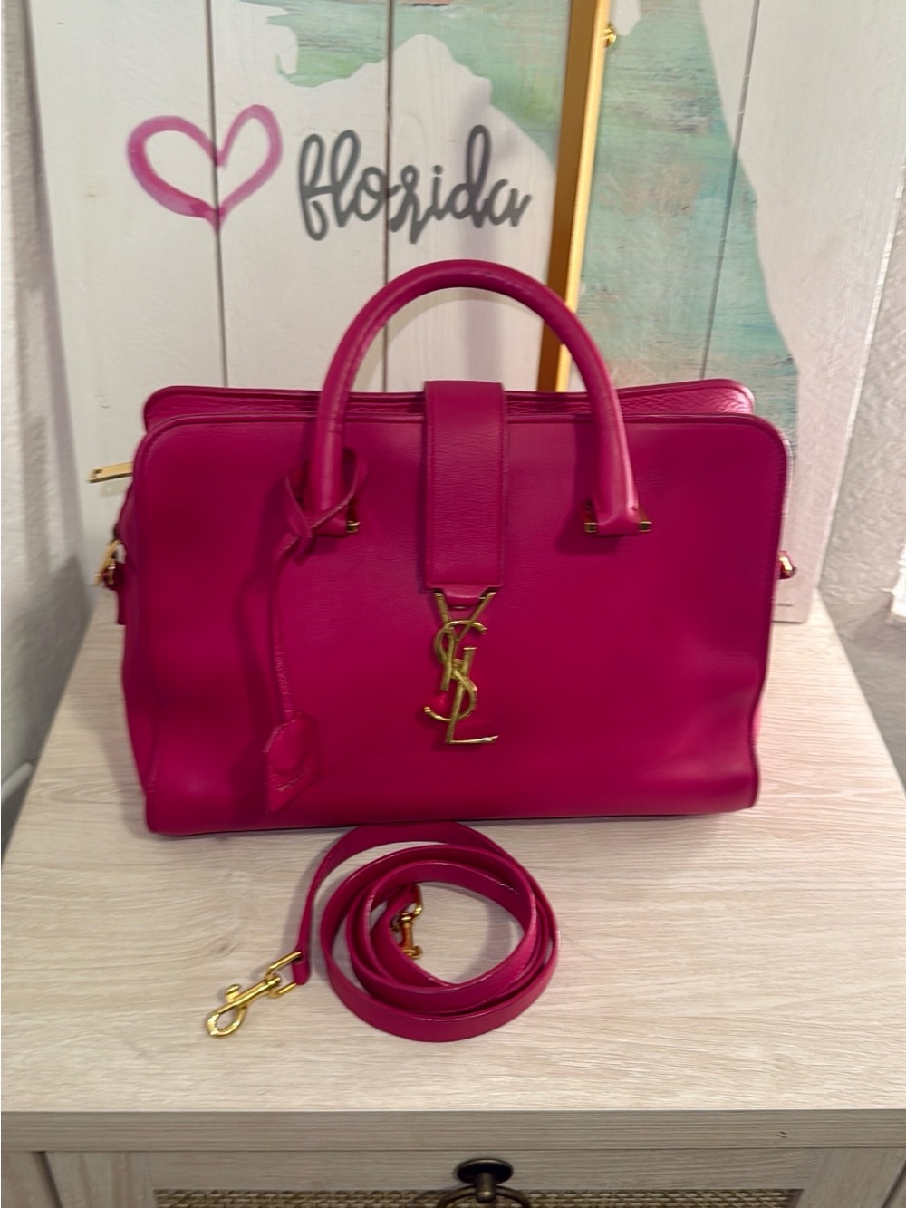 Saint Laurent
Monogram Cabas Leather Small beautiful Pink authentic!!